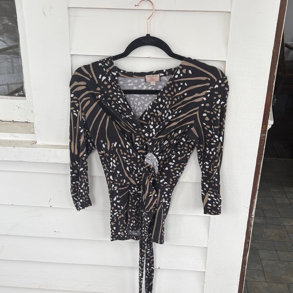 Banana Republic Black and Tan Patterned Blouse